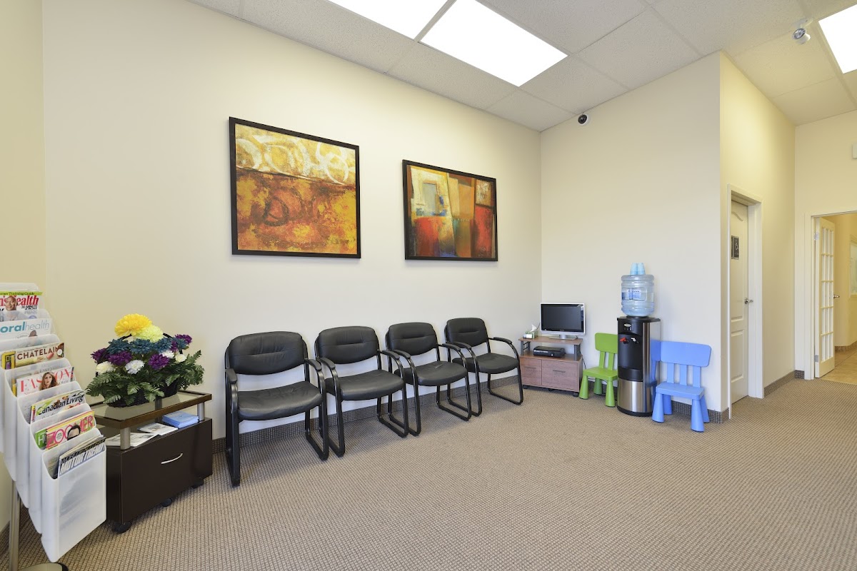 Paramount Dentistry- Stone Church dental clinic in Hamilton - Photo 3