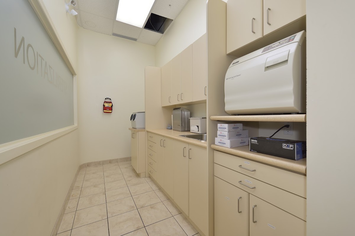 Paramount Dentistry- Stone Church dental clinic in Hamilton - Photo 6