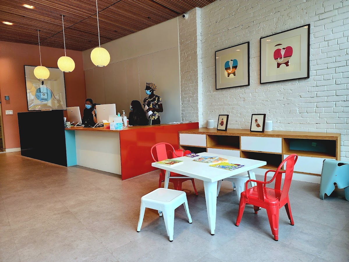 Danforth Children's Dentistry dental clinic in Old Toronto - Photo 7