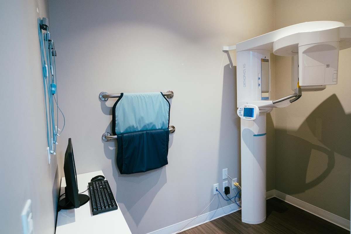 Dr. Zahir Damji dental clinic in Calgary - Photo 8