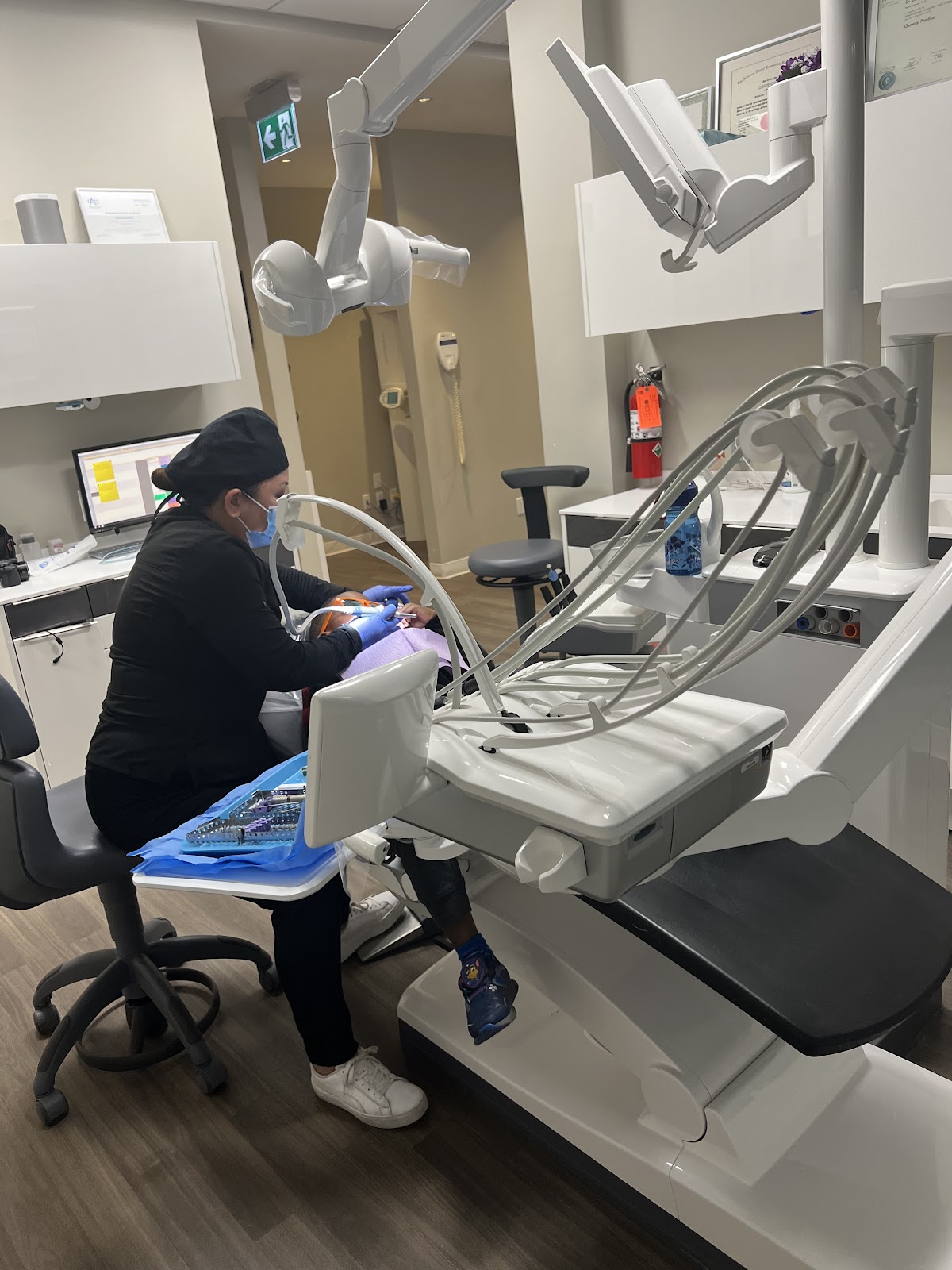 Dr. Zahir Damji dental clinic in Calgary - Photo 10
