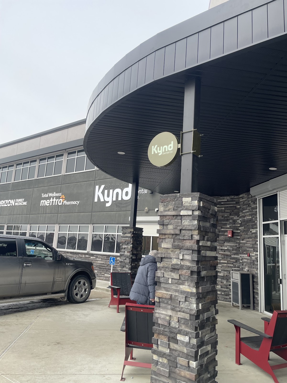 Kynd Dental - Red Deer dental clinic in Red Deer - Photo 3