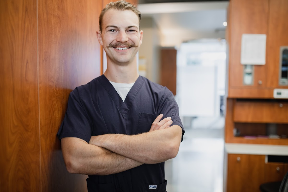 Princess Elizabeth Dental dental clinic in Edmonton - Photo 7