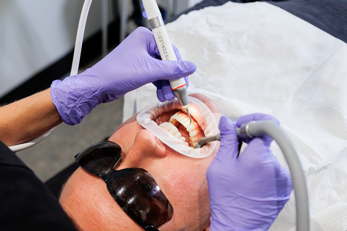 Smile Blanc - Dental Hygiene Clinic Calgary dental clinic in Calgary - Photo 2