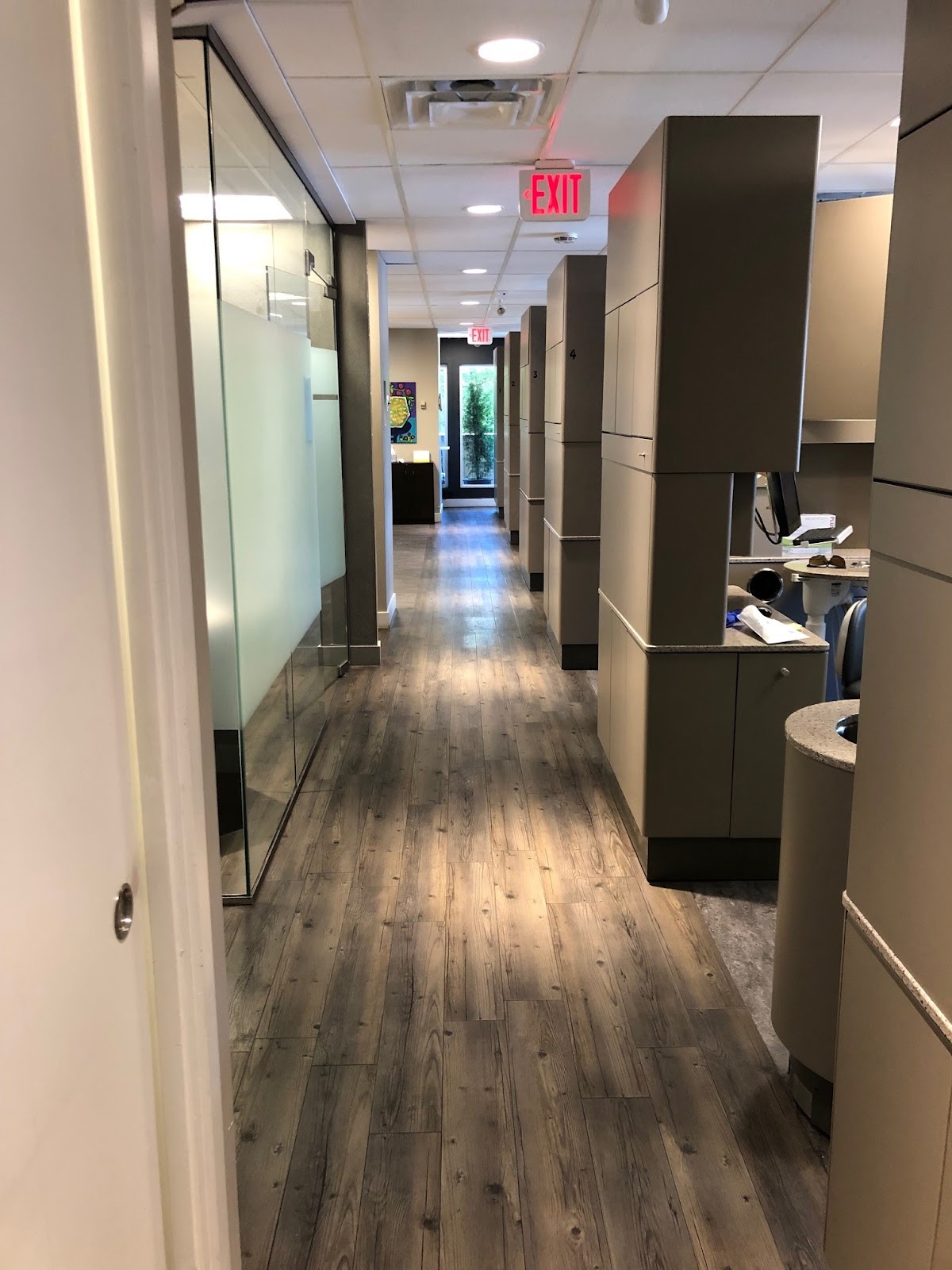Dr. Tyler Crowe dental clinic in Victoria - Photo 1
