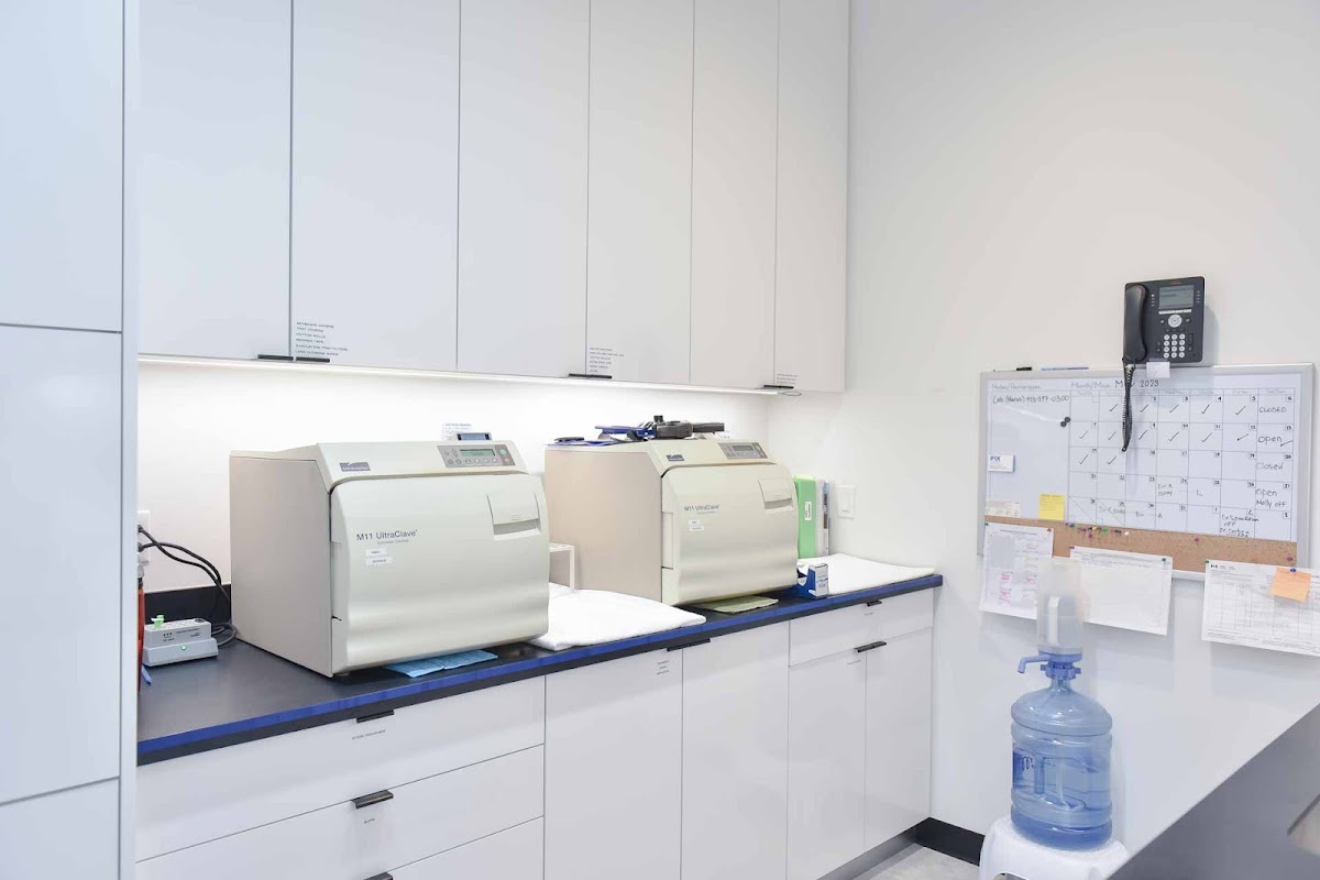 Oakridge Crossing Dental dental clinic in Calgary - Photo 8