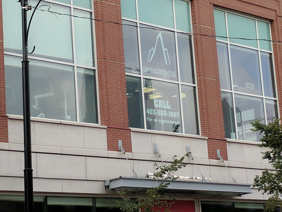 Pinnacle Dental dental clinic in Calgary - Photo 4