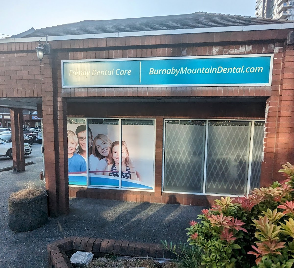 Burnaby Mountain Dental Centre dental clinic in Coquitlam - Photo 4