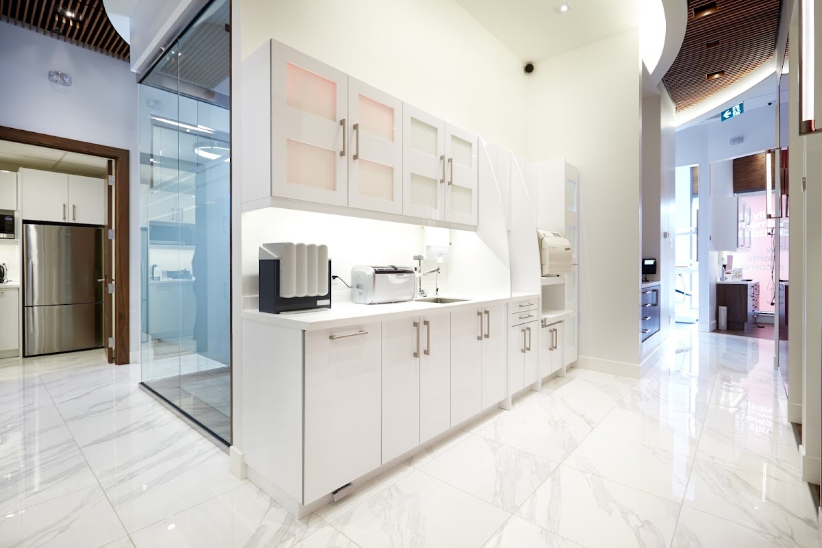 2000 Yonge Dental dental clinic in Toronto - Photo 5
