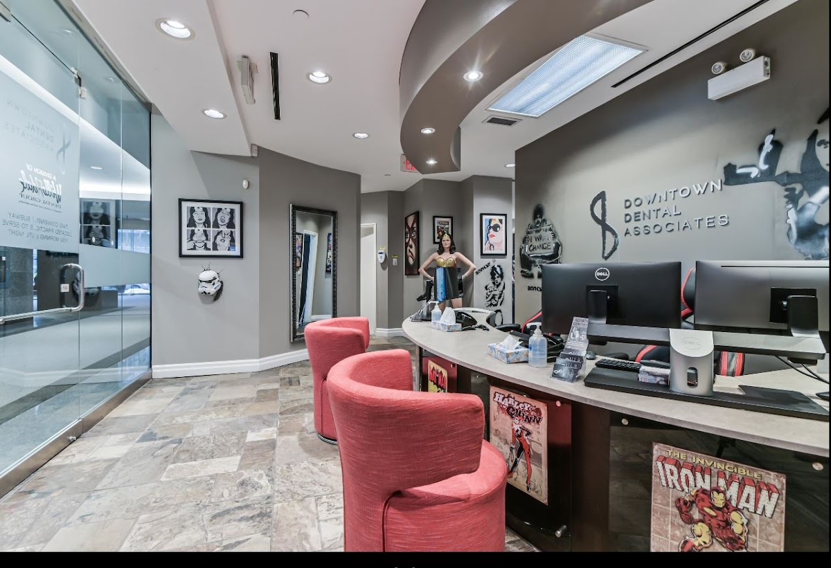 Downtown Dental Associates dental clinic in Toronto - Photo 2