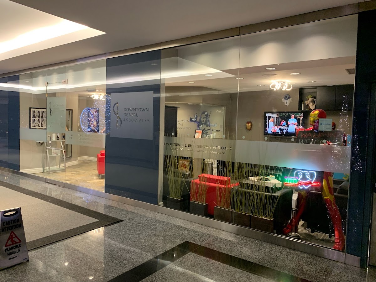 Downtown Dental Associates dental clinic in Toronto - Photo 3