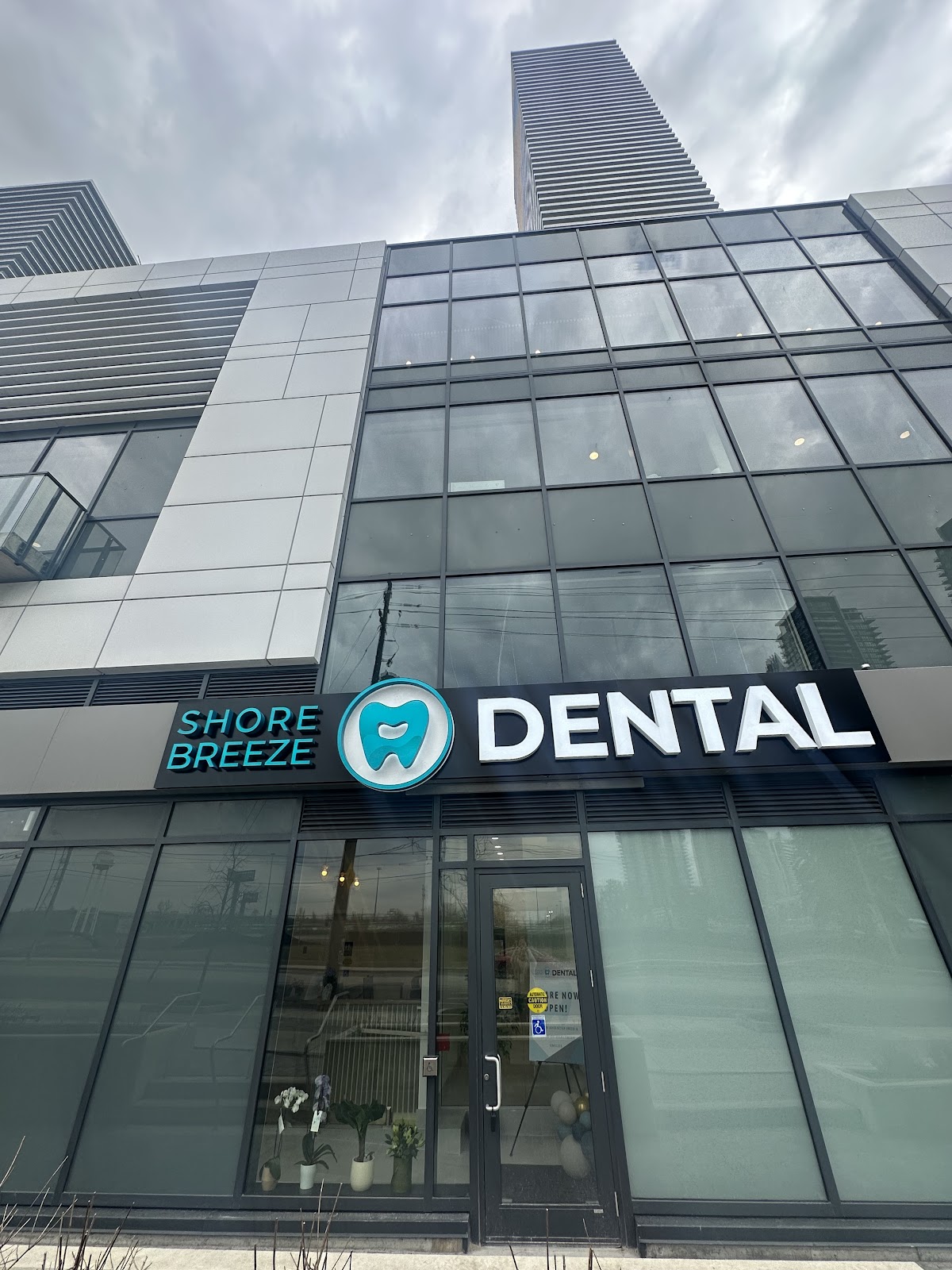 Shore Breeze Dental dental clinic in Toronto - Photo 3