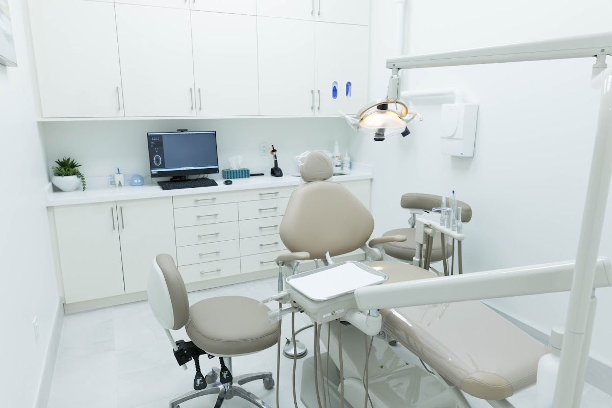 Shore Breeze Dental dental clinic in Toronto - Photo 4
