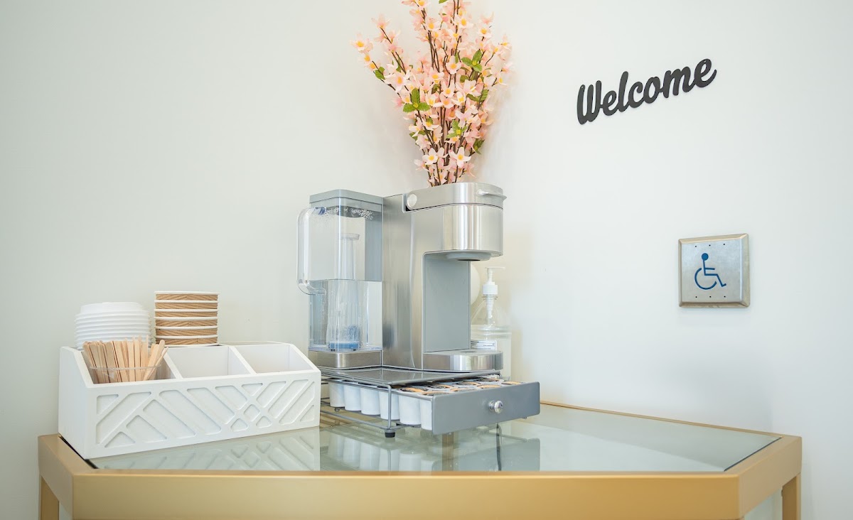Shore Breeze Dental dental clinic in Toronto - Photo 8