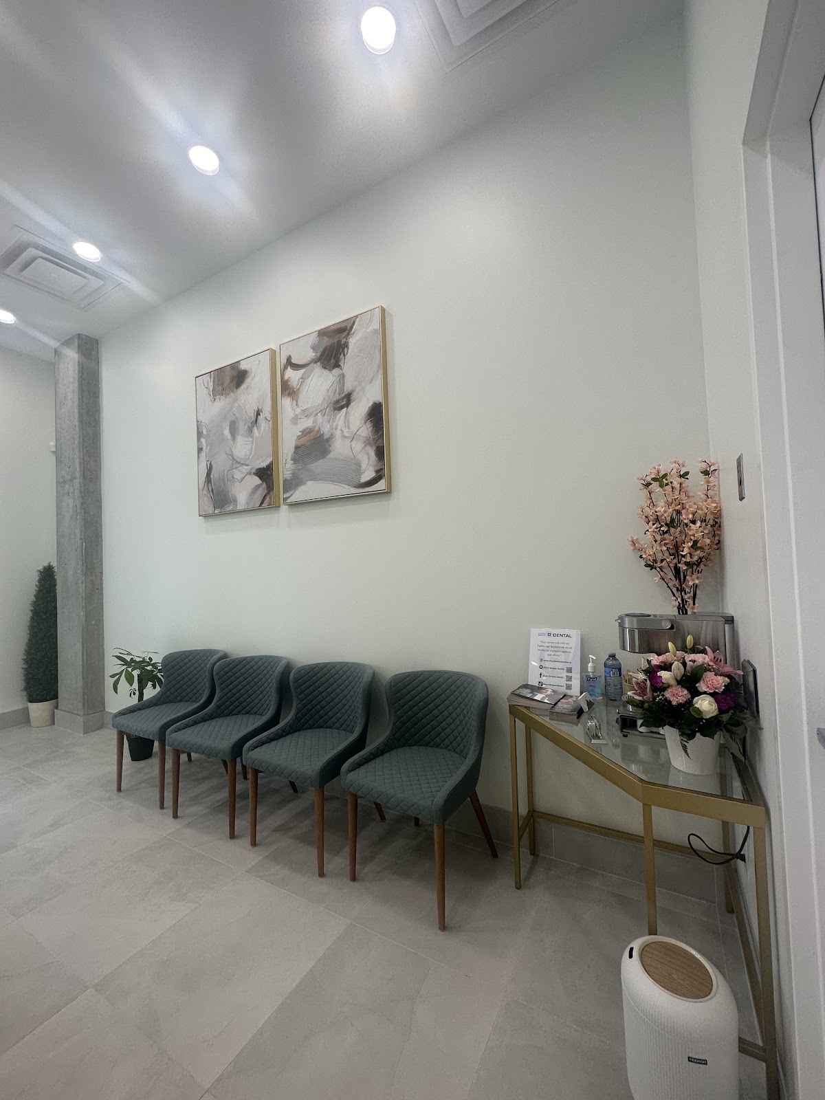 Shore Breeze Dental dental clinic in Toronto - Photo 9