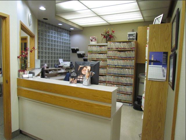 Family Dentistry at Markham and Lawrence dental clinic in Toronto - Photo 4