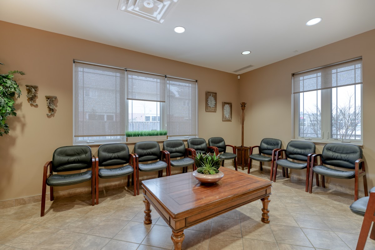 Family Dental Centre dental clinic in Mississauga - Photo 4