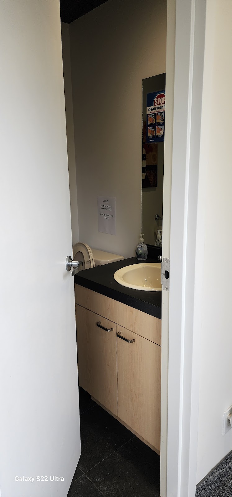 Niagara Peninsula Orthodontics dental clinic in St. Catharines - Photo 7