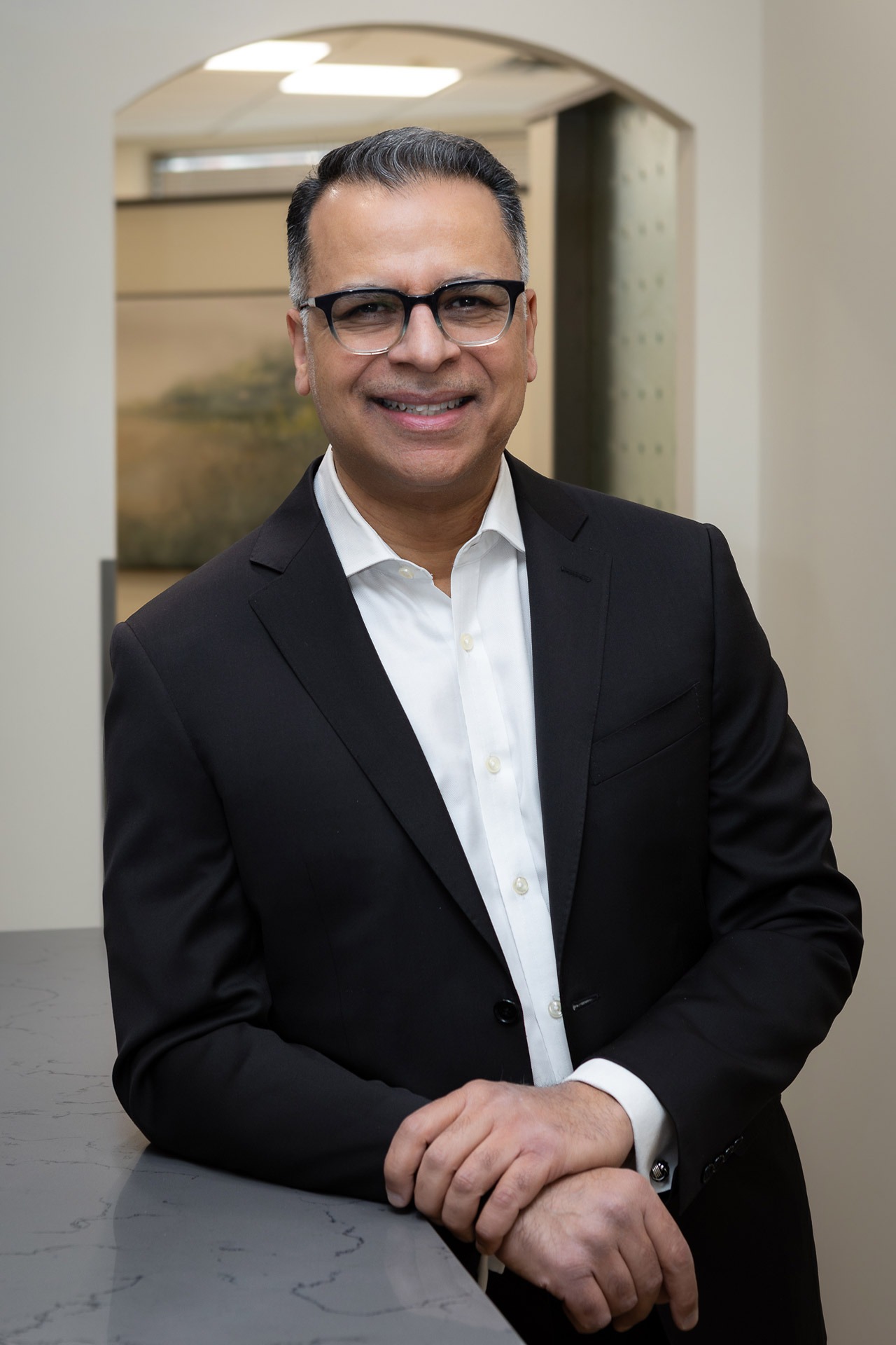 Dr. Moez Lakhani