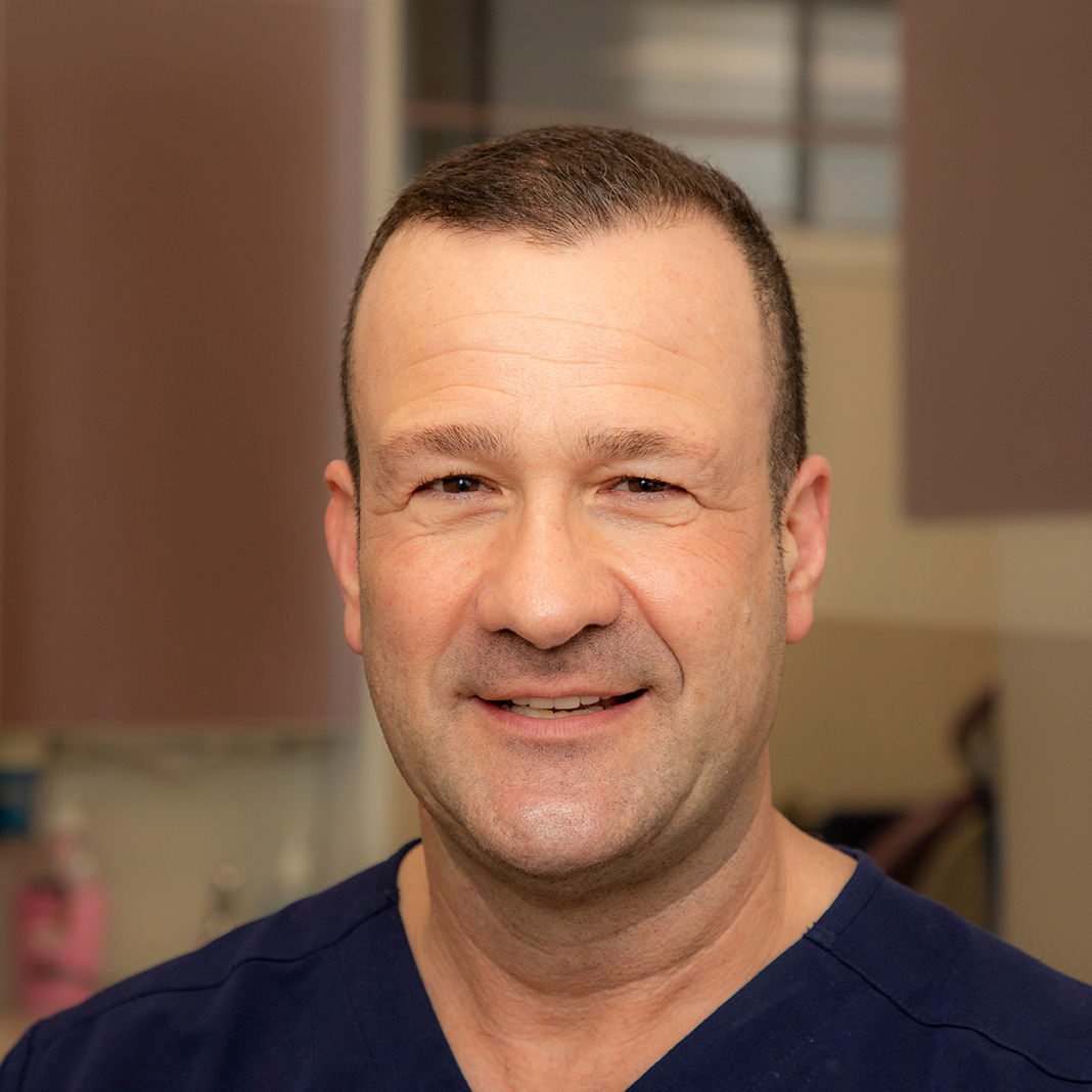 Dr. Mario Laskaris