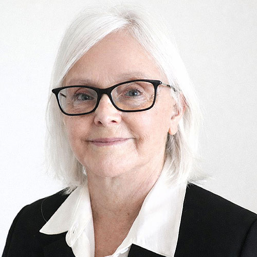 Dr. Maria Madej