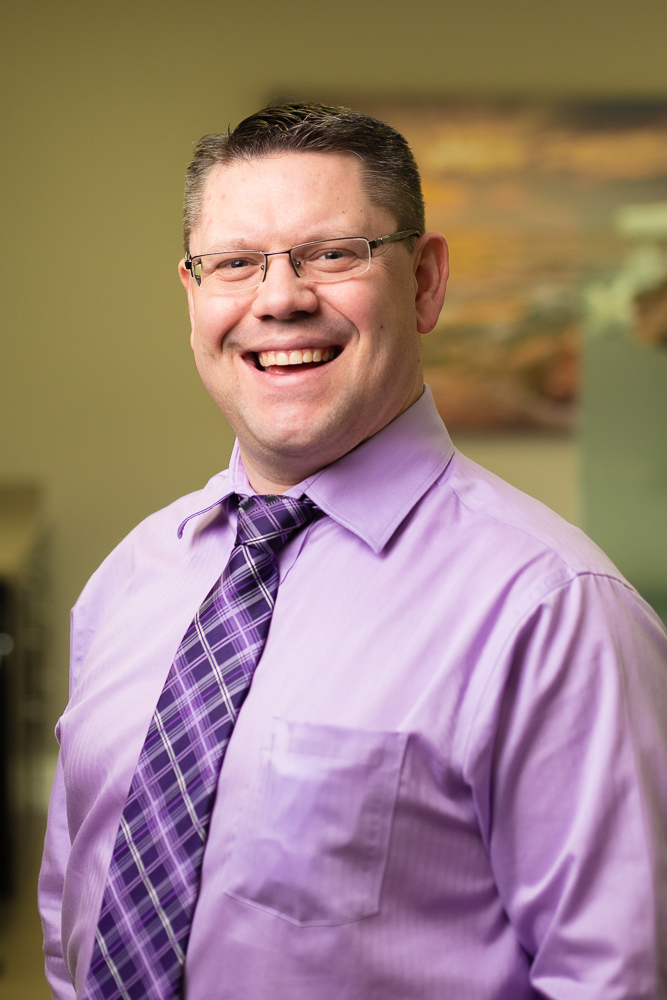 Dr. Scott MacGregor