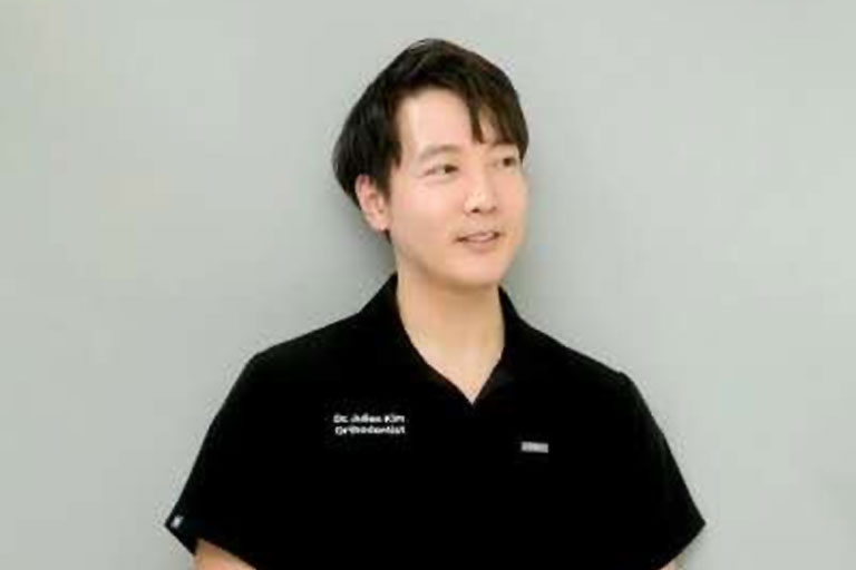 Dr. Julien Kim