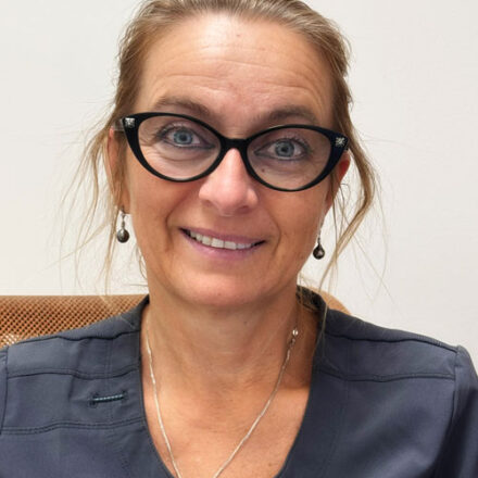 Dr. Victoria Naumov