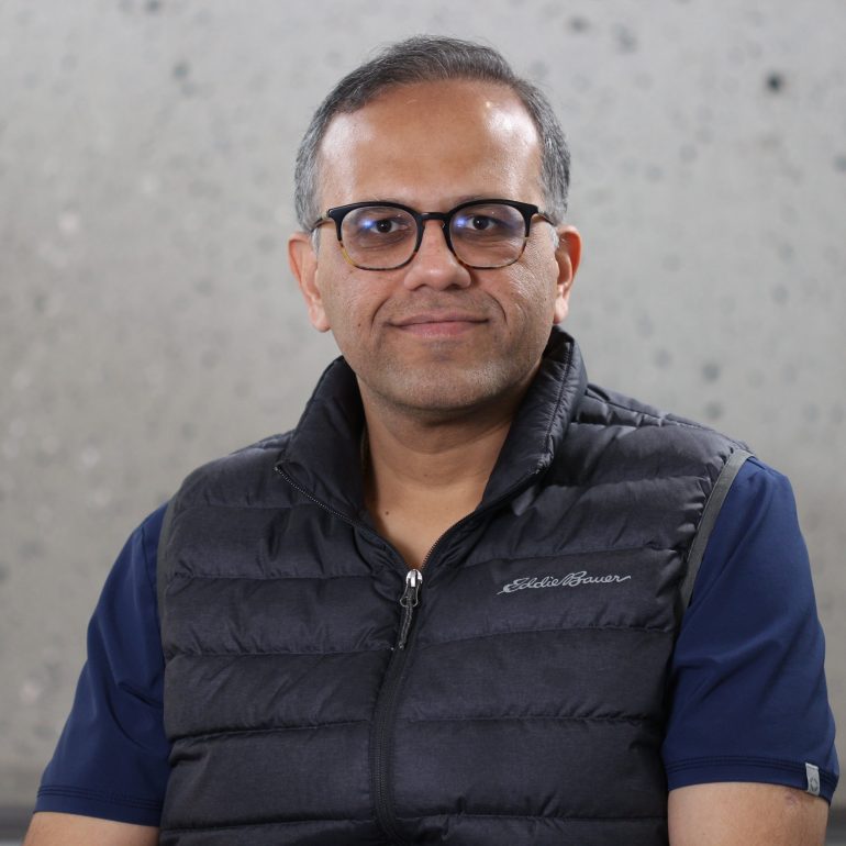 Dr. Varun Hansraj
