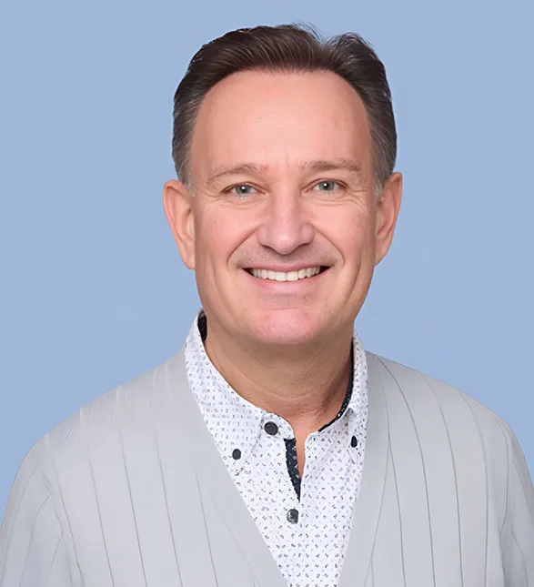 Dr. Andreas Azarko